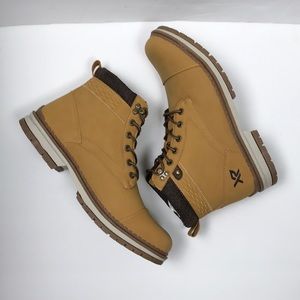 Men’s tan lace up work boots size 10.5